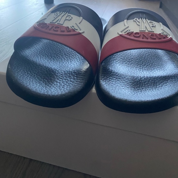 Moncler Basile slides - Picture 11 of 12